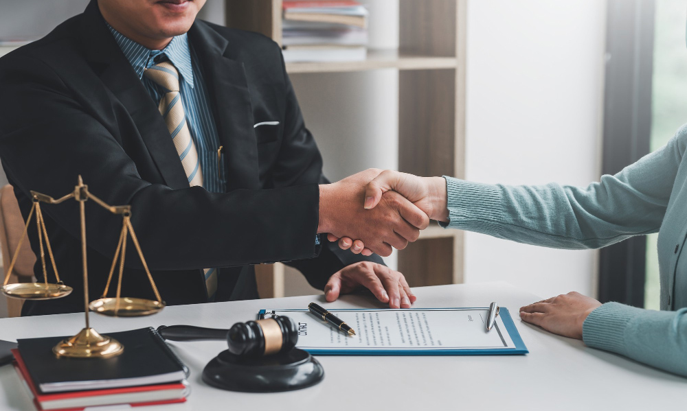 الحلول القانونية: مزود الخدمة القانونية الموثوق به